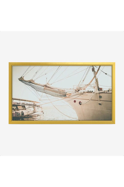 Tajridhome لوحة بحر بألوان هادئة وسفينة تقف على الماء، تعكس أجواء السكون واله...