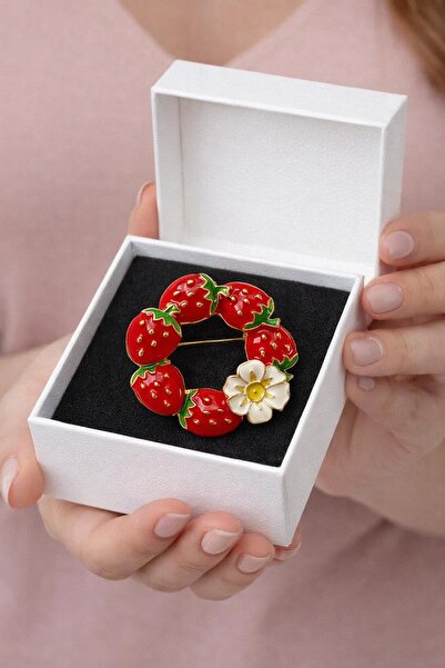 New Obsessions Çilek Çelenk Broş Yaka İğnesi