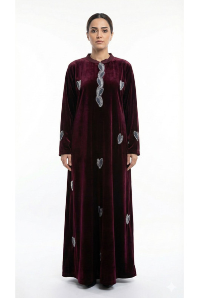 Rokon Dana جلابيه مخمل مطرزه على شكل قلب