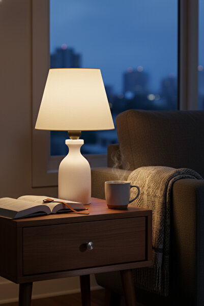 Lambazade Elzade Model Beyaz Ahşap Gövdeli Beyaz Başlık Abajur