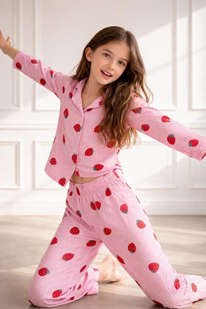 ARN HOMEWEAR çilek desenli milan kumaş pembe kız çocuk pijama takımı