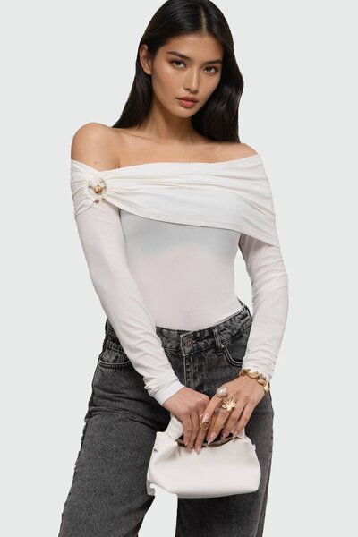 Trend Alaçatı Stili Women's White Madonna Collar Sandy Blouse with Accessory ...