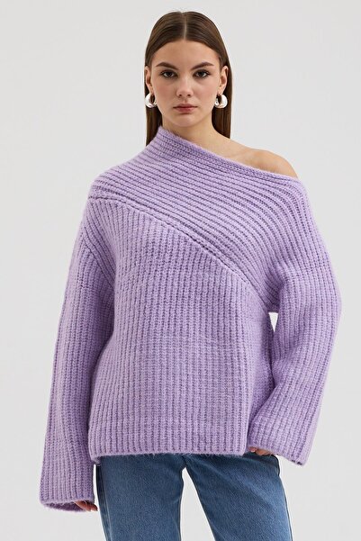 Lijuri Off-Shoulder Knitted Sweater 1392
