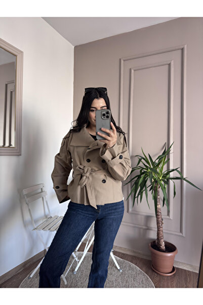 TUĞÇE FASHION Yandan Cepli Düğmeli Bej Kısa Trençkot