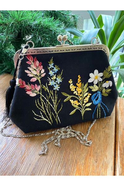 Home Black Linen Hand Embroidered Vintage Style Bag. Lining and Chain Detaile...