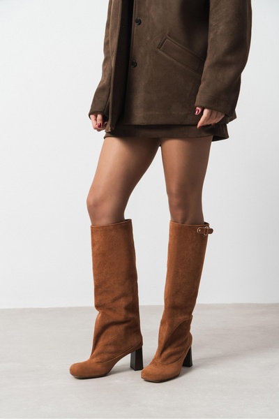 NİŞANTAŞI SHOES حذاء نسائي بكعب عالي من Arby Taba مصنوع من جلد الغزال مع تفاص...