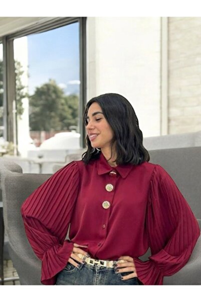 GLAMSI Satin shirt with gold accessories