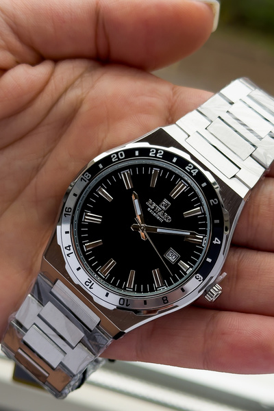 Reward Stylish Men's Wristwatch with Slim Case Calendar