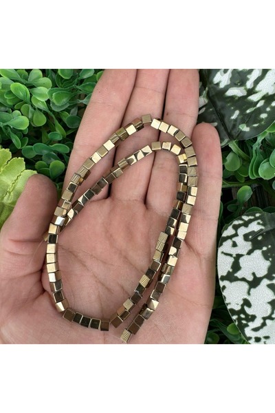 TAŞ UZMANI حجر الهيماتيت الذهبي الناعم مكعب الشكل 4×4 مم