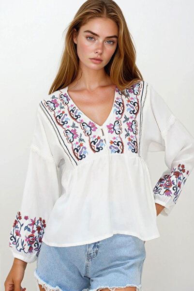 bacc White Slit Neck Roba Embroidered Blouse Bchesq-251147