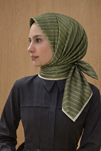 Aker Eșarfă din mătase Jacquard Sura SYR52528 Model verde argintiu cu sclipici