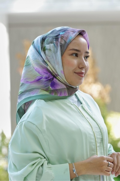 Loryan وشاح كاجلا دايموند إيليسا