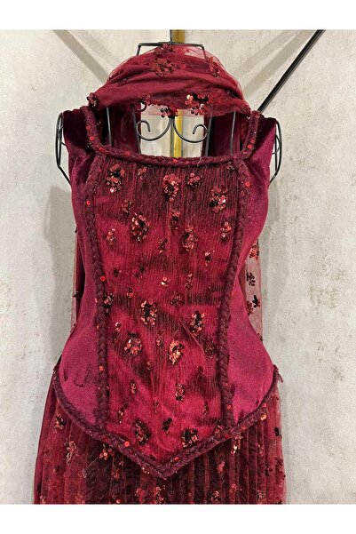 MYGROUP Evening dress on embroidered tulle