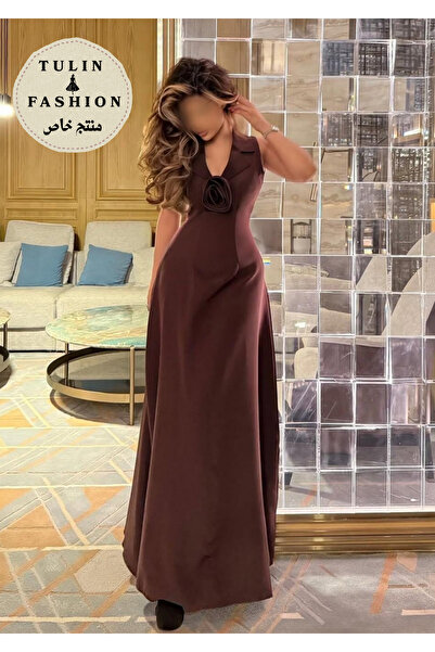 NO BRAND Elegant evening dress with a long, flowing design, made from origina...