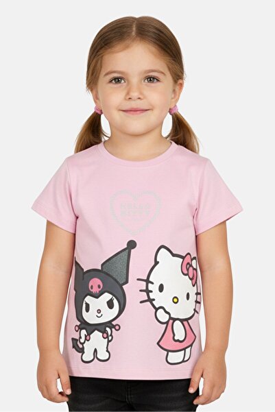 SANRIO تيشيرت مطبوع عليه رسومات من تصميم هيلو كيتي وسانيرو، بأكمام قصيرة ورقب...