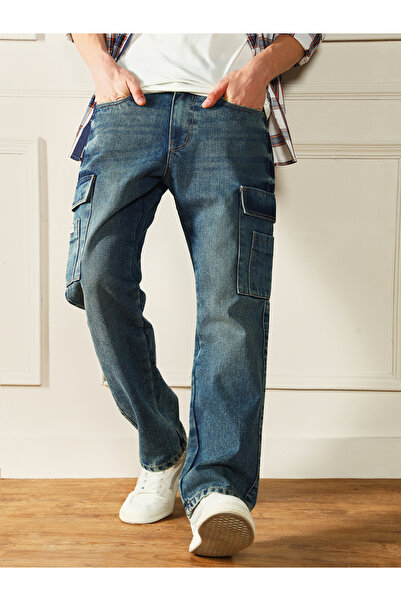 Dennis Lingo By Styli Men Relaxed Fit Light Fade Cargo Jeans