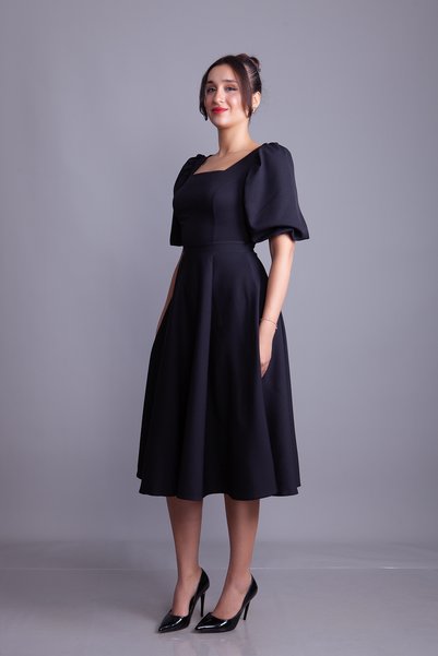 NO48 Black Balloon Sleeve Square Neck Midi Dress