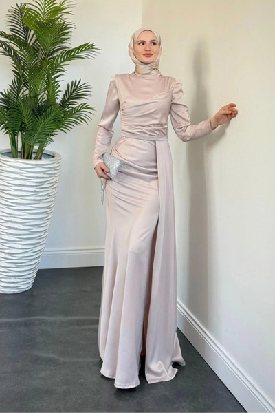 Tesettür Diyarı Rochie de seară Tesettür din satin cu trenă Samar - Crem