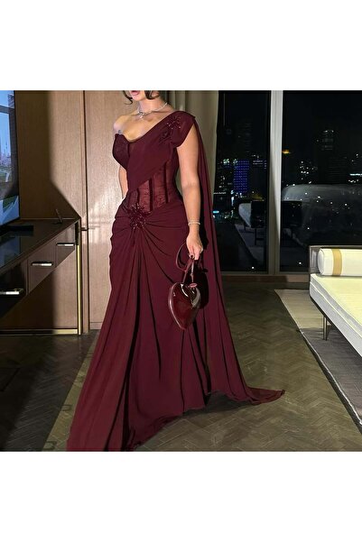 Princess costumes burgundy dress