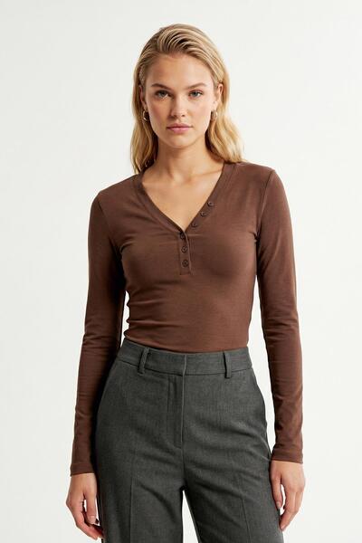 Rays 8299A V-Neck Buttoned Badi Brown