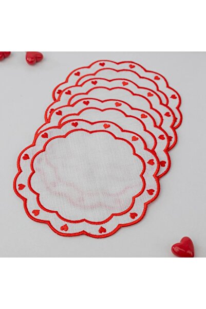 2Ddesign مناديل تقديم مطرزة على شكل قلب |   منتج أحمر وأبيض مكون من 4 قطع