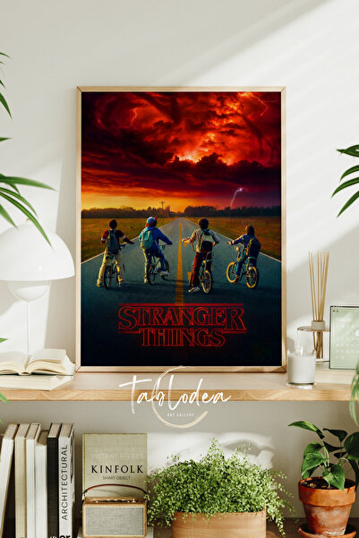 tablodea Poster înrămat Stranger Things, Tablou cu personaje din serialul Str...