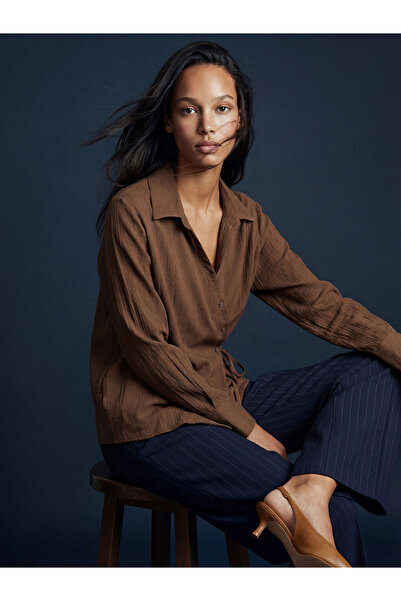 LC Waikiki Sarı Dokulu Bağlama Detaylı Kadın Gömlek