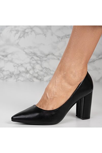 Sofia Store Women's shoes with square heel made of organic leather Ozai