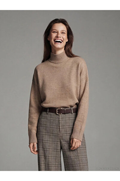 LC Waikiki LCW Vision Bej Yarım Balıkçı Yaka Oversize Kadın Triko Kazak