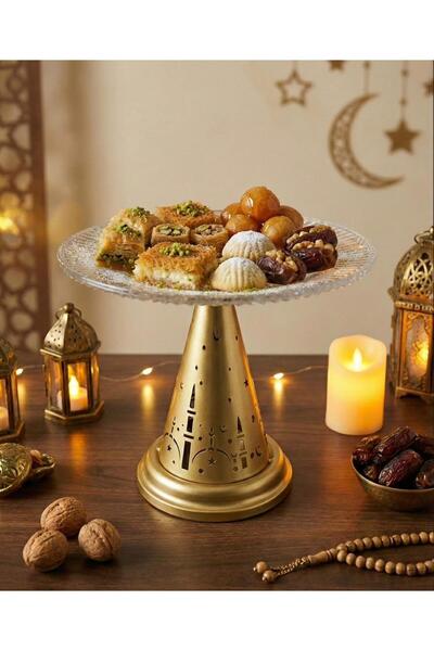 Noor A medium-sized serving dish made of high-quality glass, with a golden la...