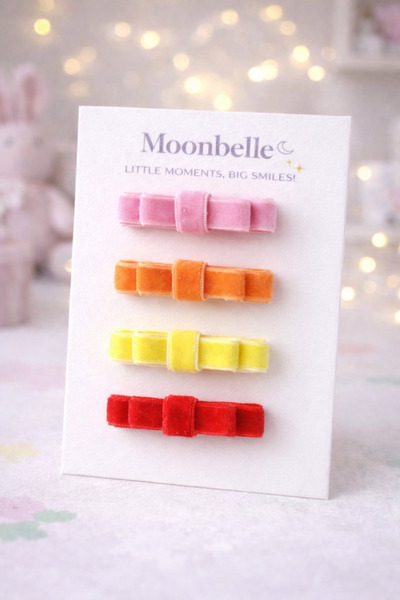 Moonbelle مجموعة مشابك شعر مخملية ملونة للفتيات (4 قطع) - لحظات صغيرة