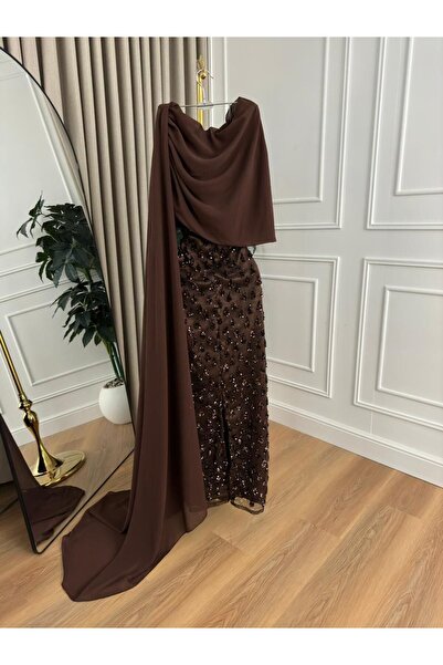 ZAYNAFASHIONSA Chocolate draped evening dress with attached shawl