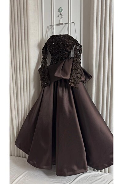 Maliha Fashion Elena's luxurious dress