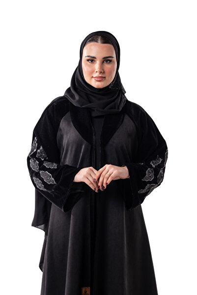 Hasnaa Abaya Suha's winter abaya