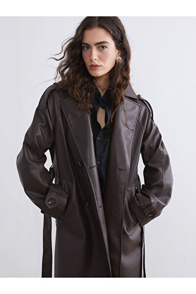 LC Waikiki Kahverengi Kruvaze Yaka Deri Görünümlü Kadın Trençkot