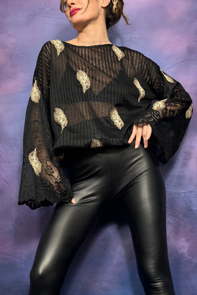 Quincey Bej Bird Embroidered Lace Textured Blouse