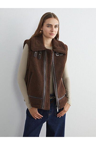 LC Waikiki Kahverengi Gömlek Yaka Kadın Pelüş Yelek