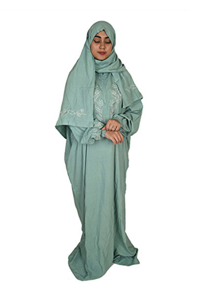 SDD A wide and comfortable prayer robe with an attached headscarf.