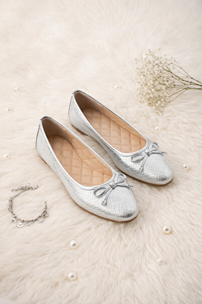 META TREND Kadın Gümüş Rengi Yılan Derisi Desenli Fiyonklu Babet !Görseldeki ...