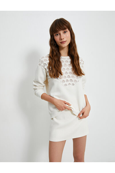 Koton سويت شيرت بأكمام طويلة وياقة دائرية وتفاصيل شبكية