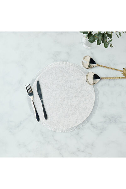 Lifestyle مفرش طاولة مزخرف بنسيج منسوج وتفاصيل شرابة