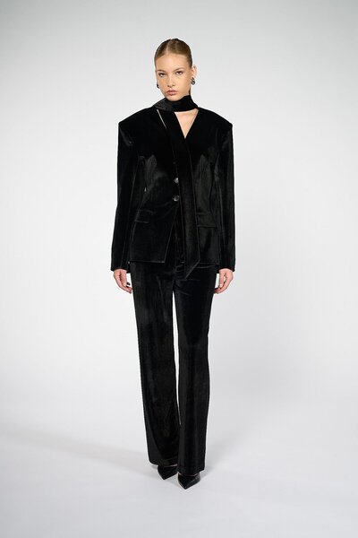 Thalure Kadın Siyah Bele Oturan Şal Detaylı Kadife Blazer