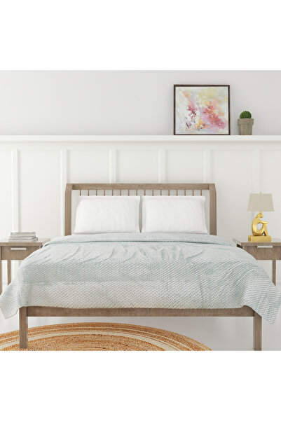 Lifestyle Luxury Jacquard Chevron Texture Plush Blanket - 150x200 cms