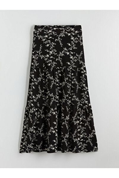 LC Waikiki تنورة سوداء على شكل حرف A مع زهور وحزام مطاطي