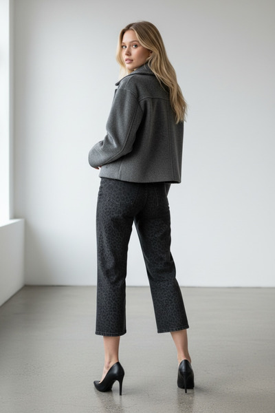 Vireo Club Anthracite Plain Feather Textured Short Coat