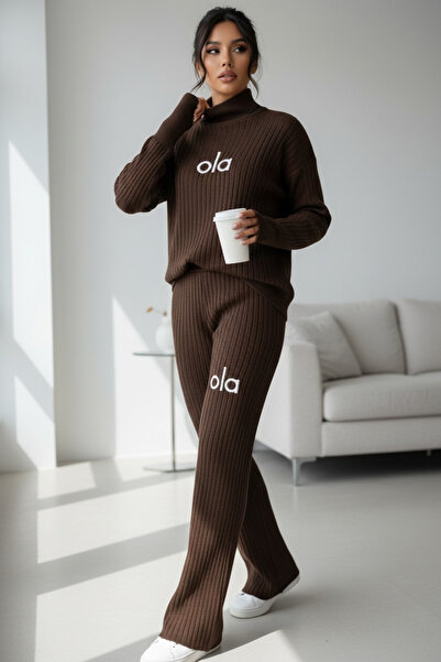 NEWCO Women's Finger-Looped Ola Embroidered 2-Piece Knitwear Set