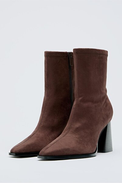 Stradivarius Suni süet topuklu bot