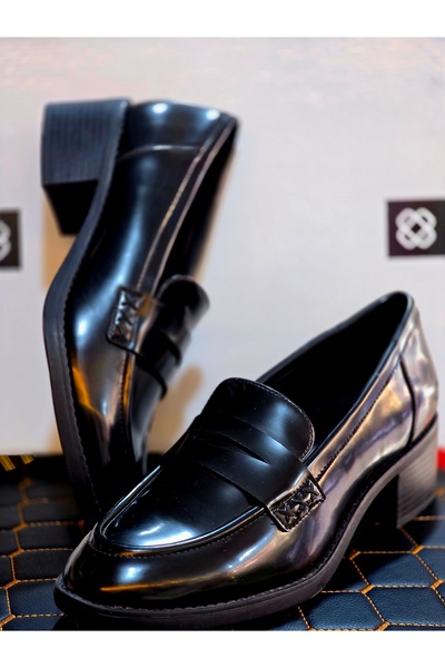 Graceland حذاء لوفر نسائي من الجلد الأسود اللامع |   تصميم أنيق وكلاسيكي وعصري