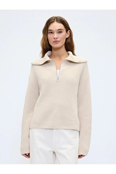 GAP Relaxed Quarter Zip Sweater