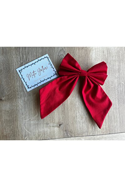 Hayat Ağacı Atölyesi مشبك فيونكة أحمر مصنوع يدويًا